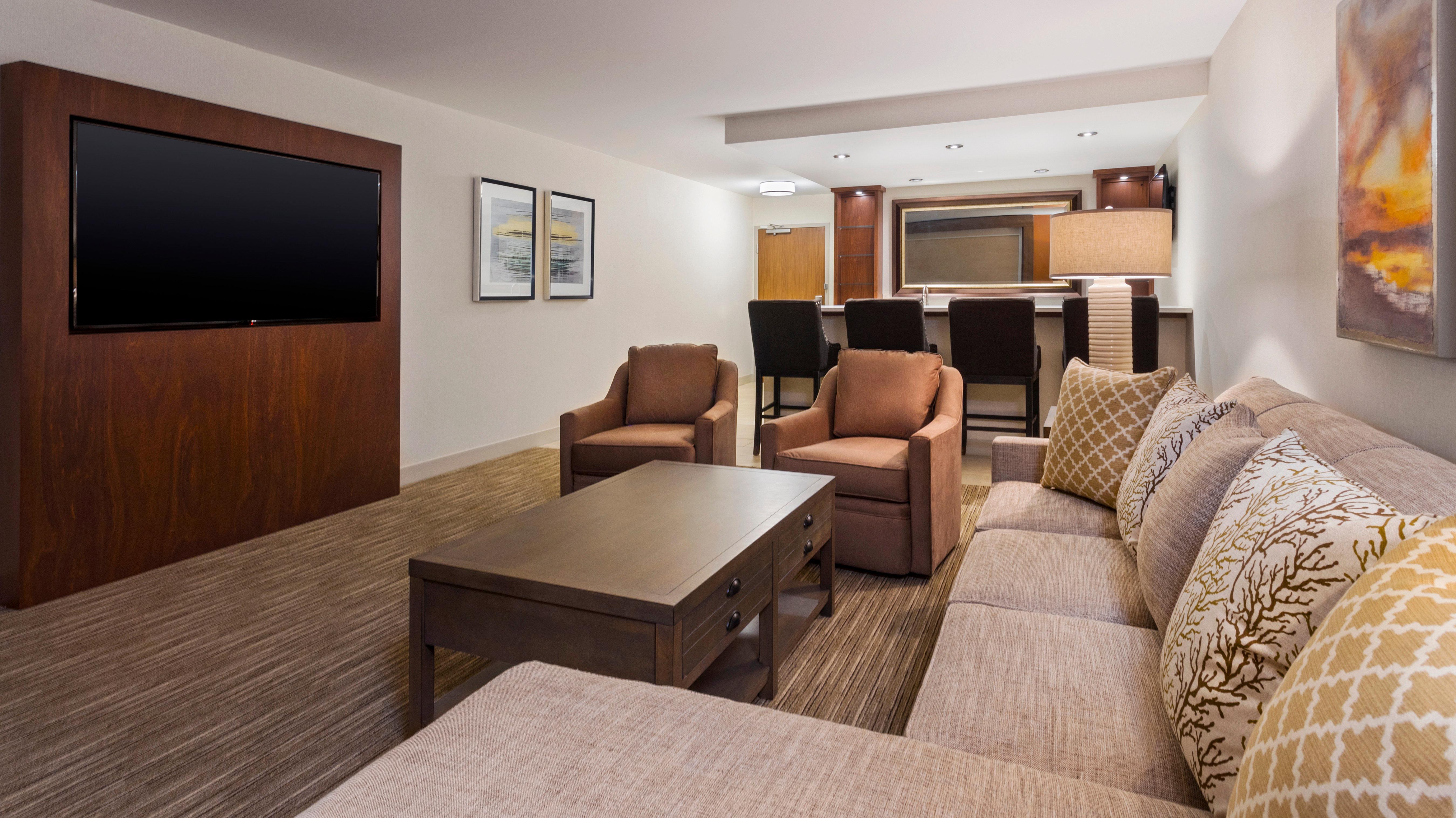 Express & By Ihg Medina